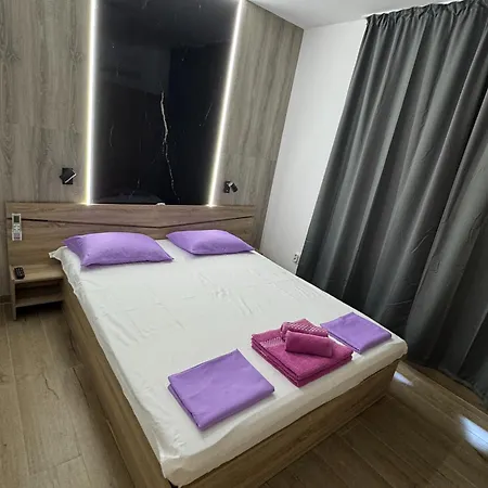 Aпартамент Sunny Apartment *